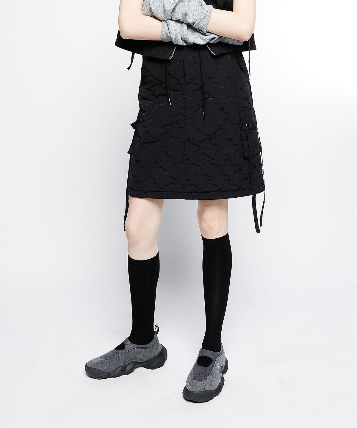 라티젠(LARTIGENT) L7 QUILTING SKIRT(BLACK)