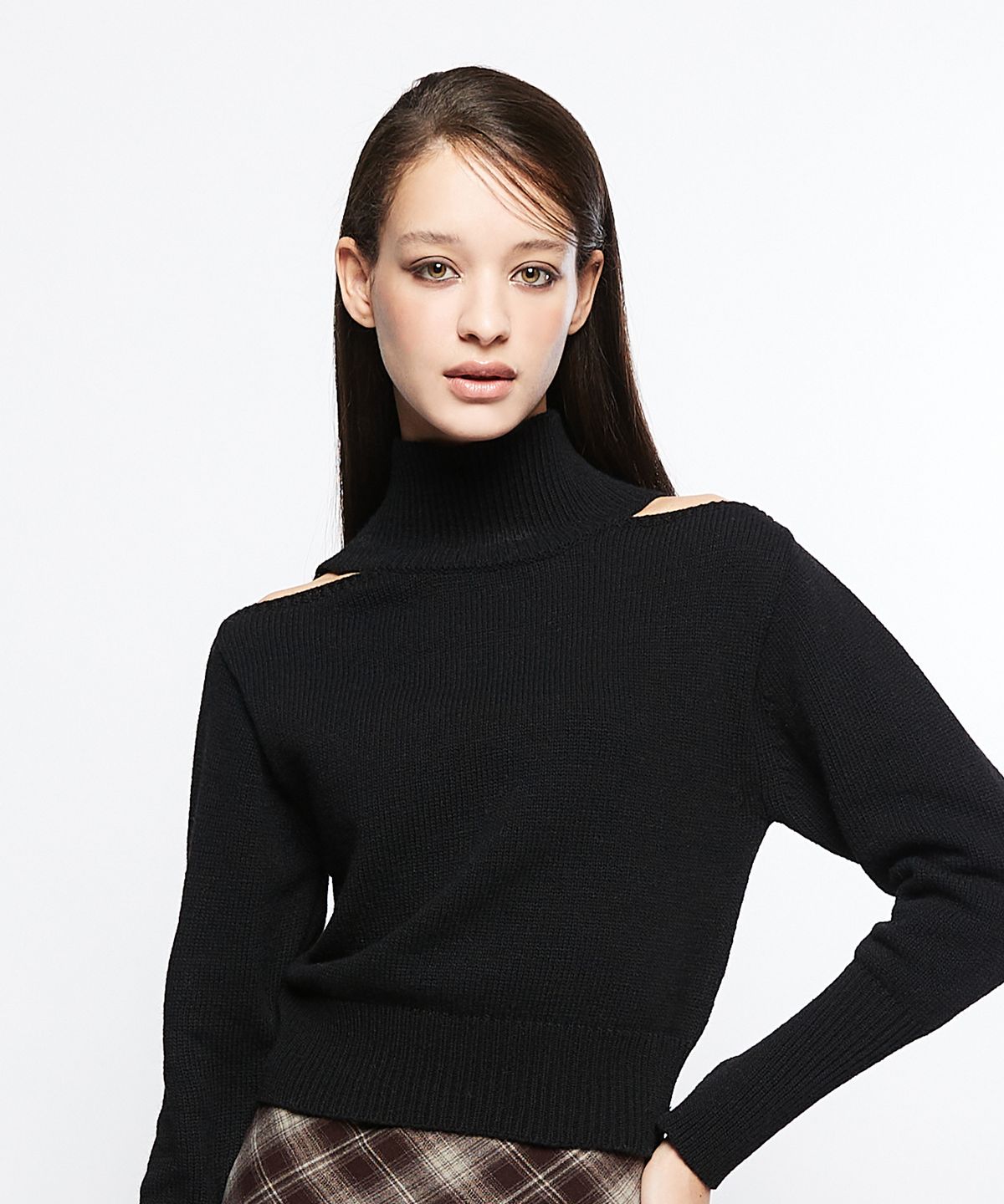 라티젠(LARTIGENT) L7 OPEN SHOULDER KNIT(BLACK)