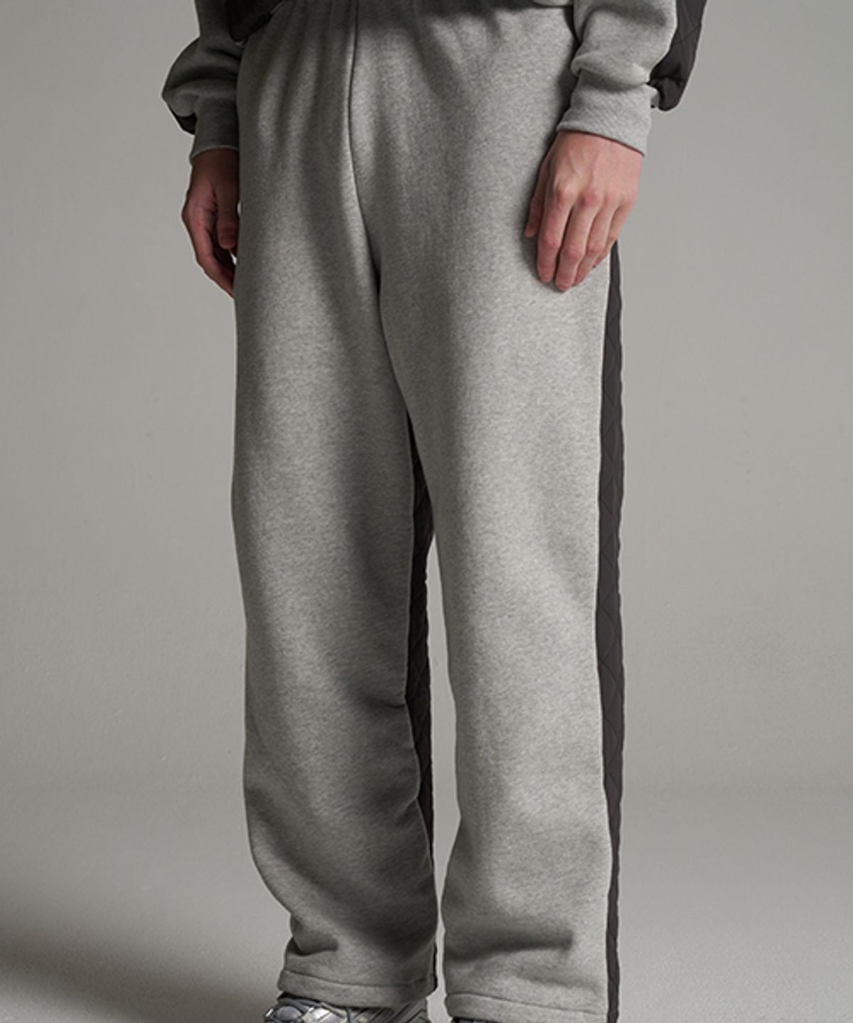 테네르(TENER) Padding set-up wide banding pants gray
