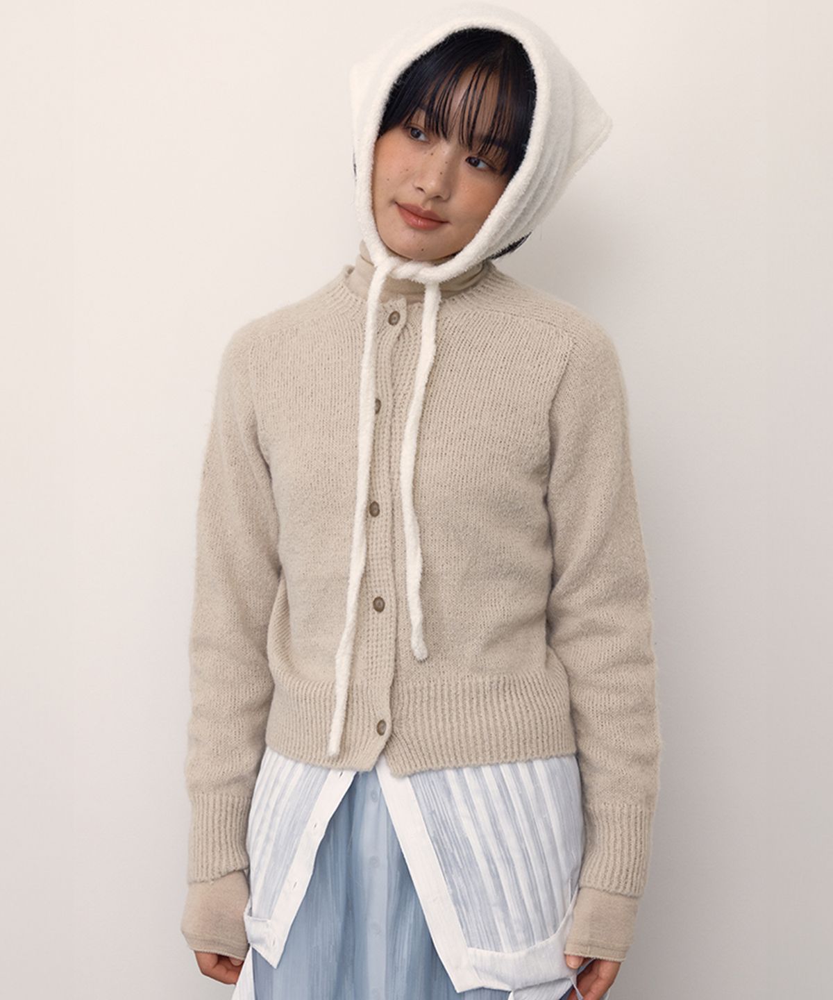 셀리테일즈(CELITAILS) WHOLEGARMENT BUTTON CARDIGAN_BEIGE