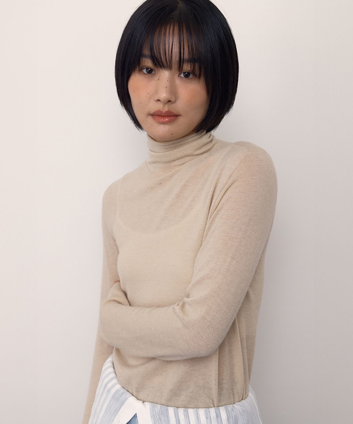 셀리테일즈(CELITAILS) WOOL WHOLEGARMENT TURTLENECK_BEIGE