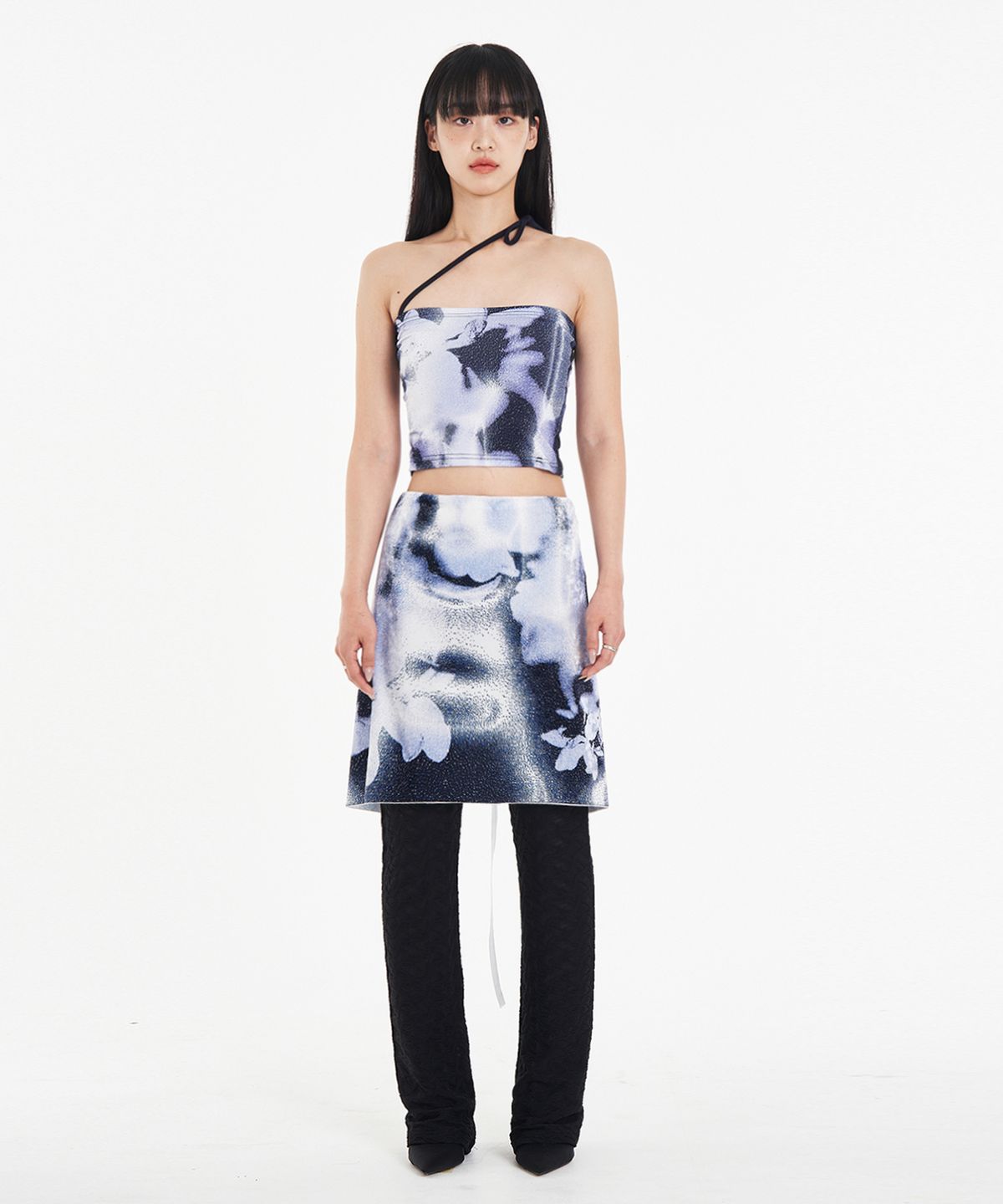 어세이(ASSAY) STRING TUBE TOP DUSTY FLOWER (BLUE)