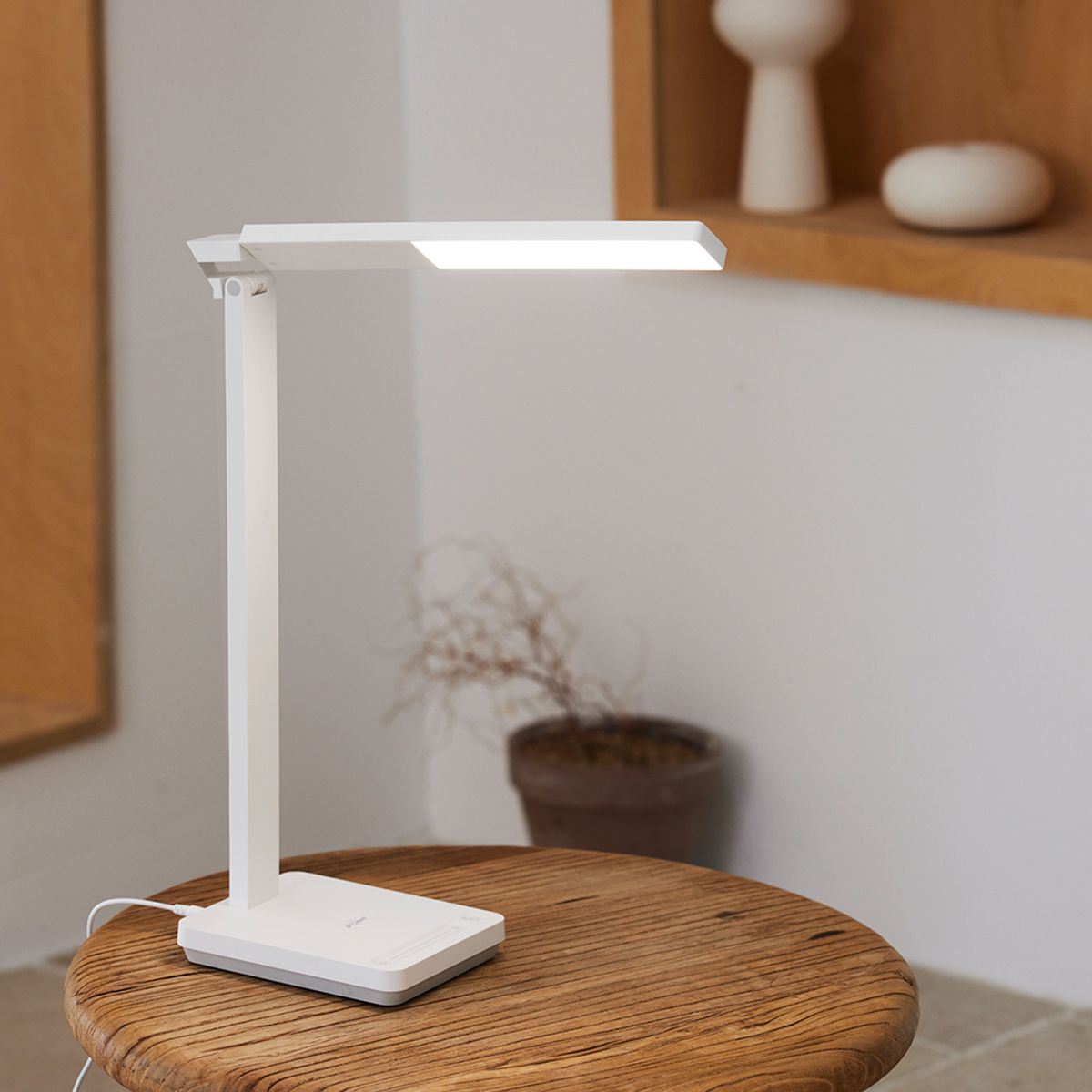 프리즘(PRISM) 슬라이딩 LED 스탠드 PL-4000WH