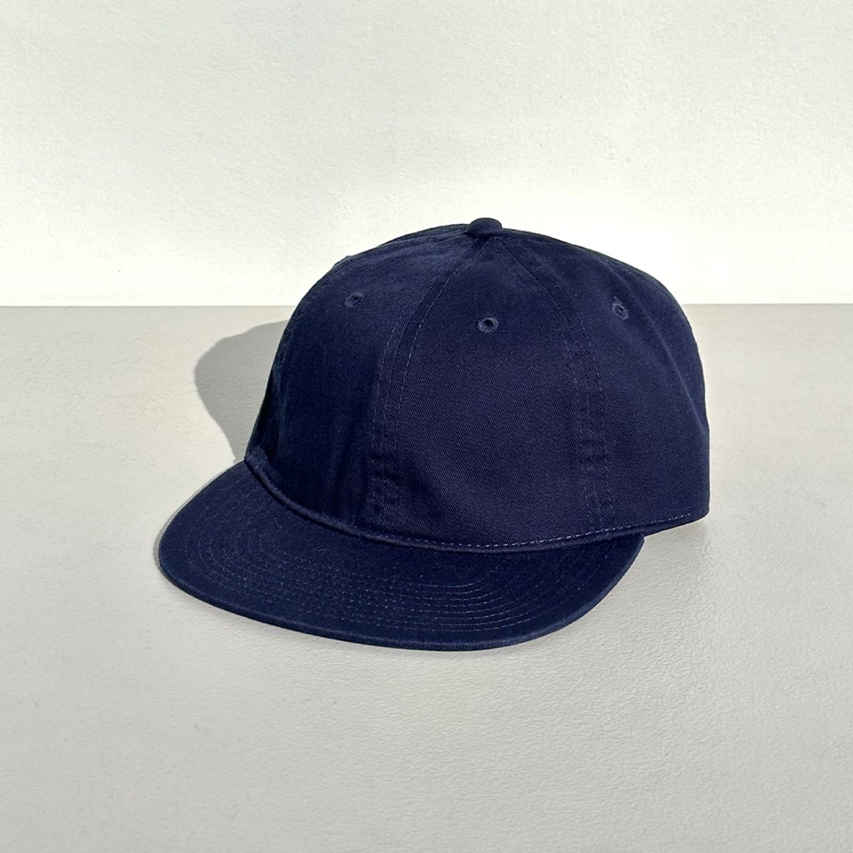 뉴해튼(NEWHATTAN) 코튼 플랫 브림 캡(navy)