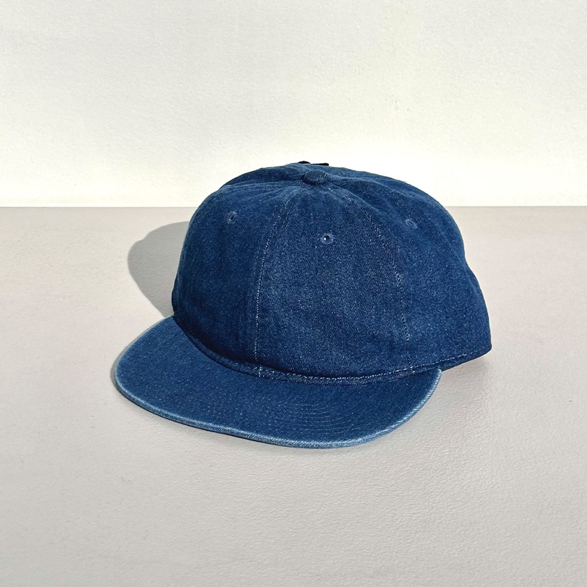 뉴해튼(NEWHATTAN) 데님 플랫 브림 캡(dark blue)