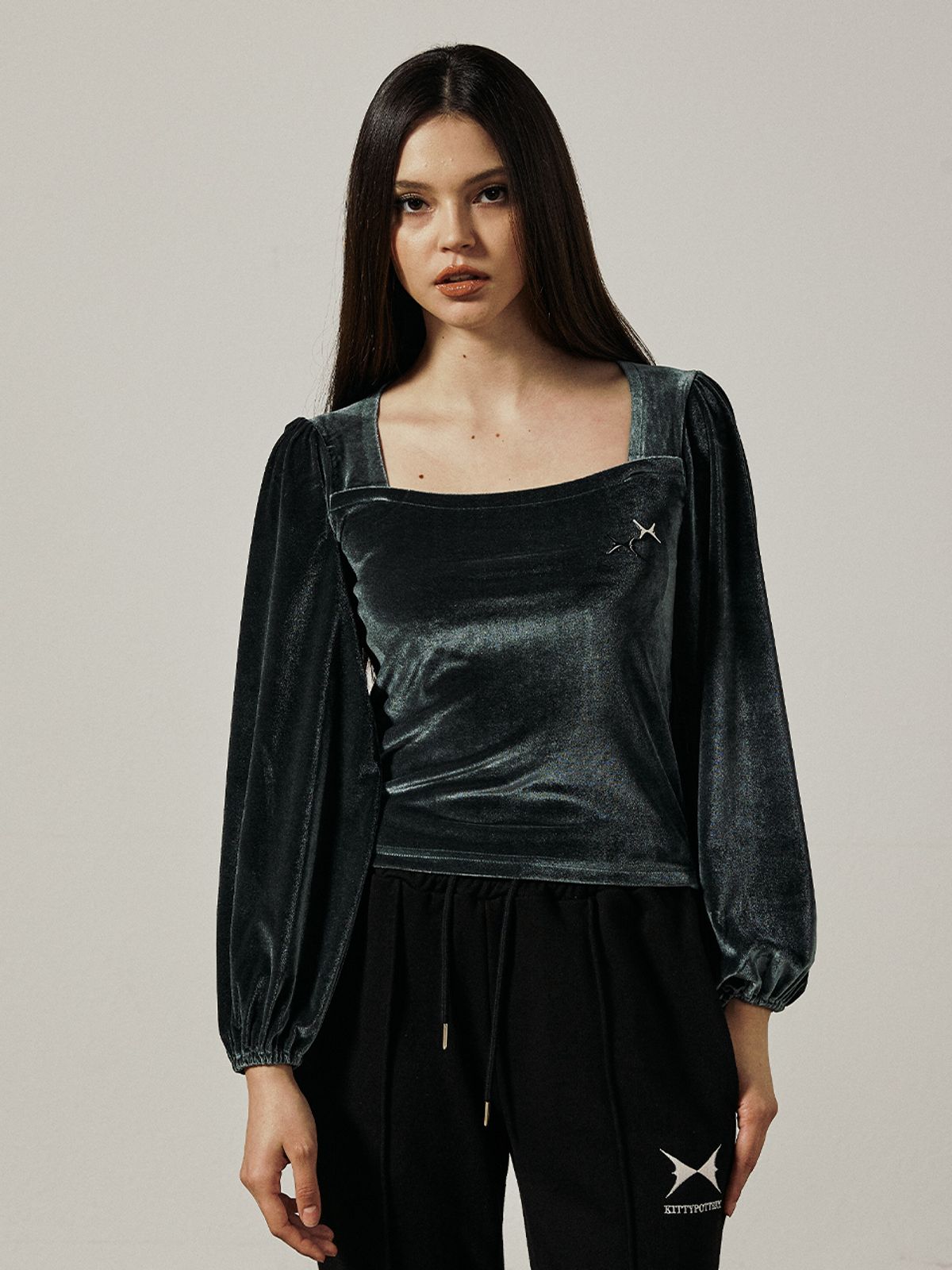 키티포터리(KITTY POTTERY) VELVET SQUARE-NECK LONG SLEEVE [GREEN]