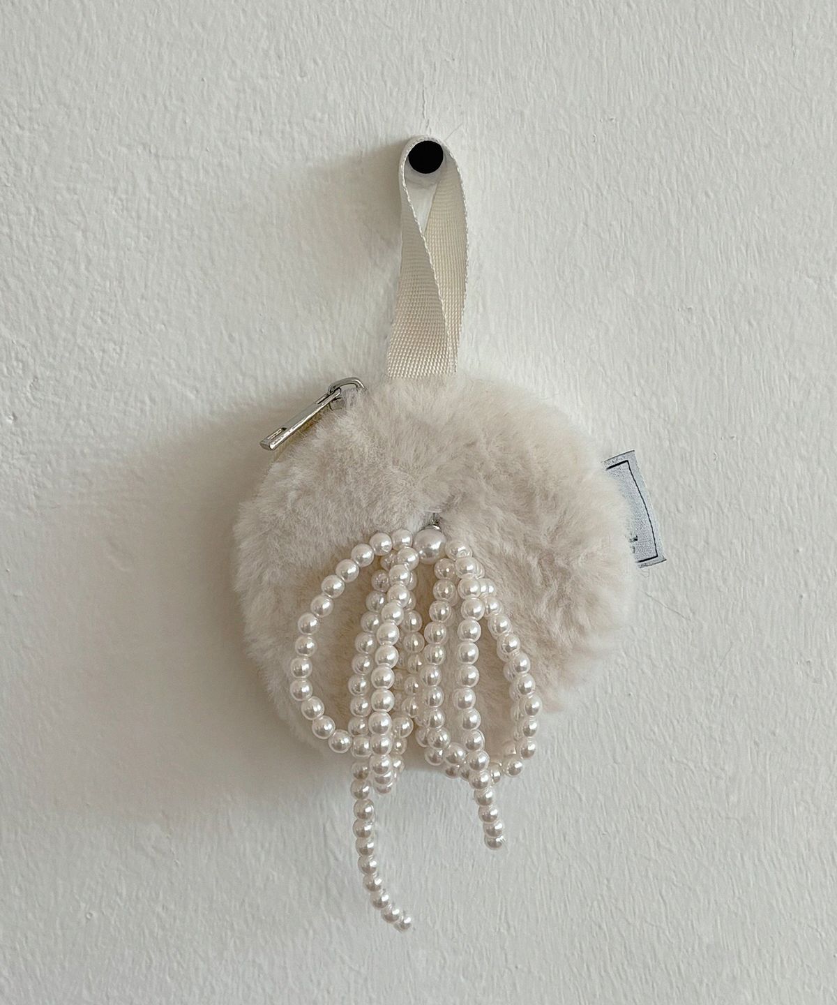 로라로라(ROLAROLA) PEARL RIBBON ORNAMENT IVORY