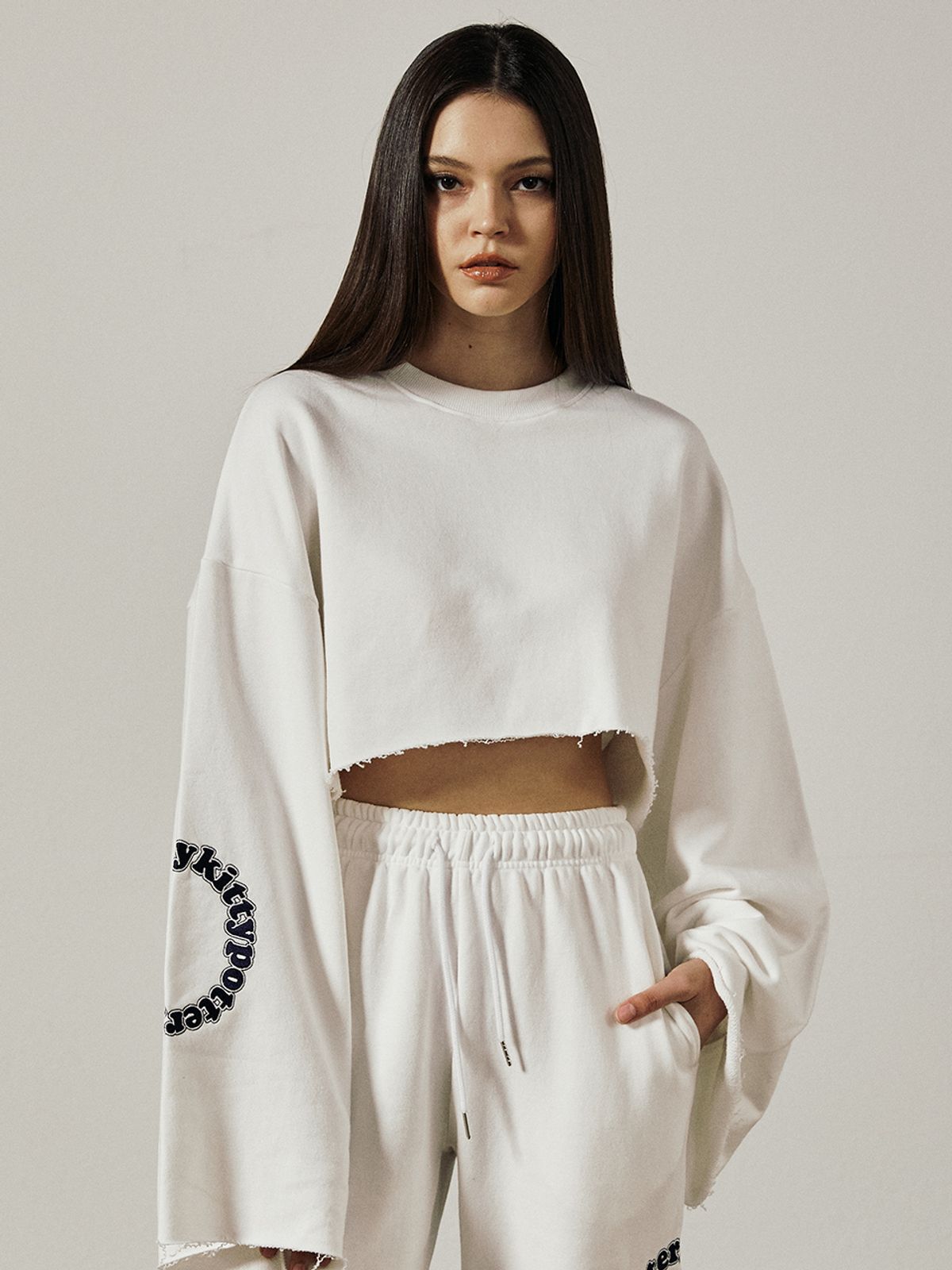 키티포터리(KITTY POTTERY) KITTY POTTERY BASIC CROP SWEAT SHIRTS [IVORY]