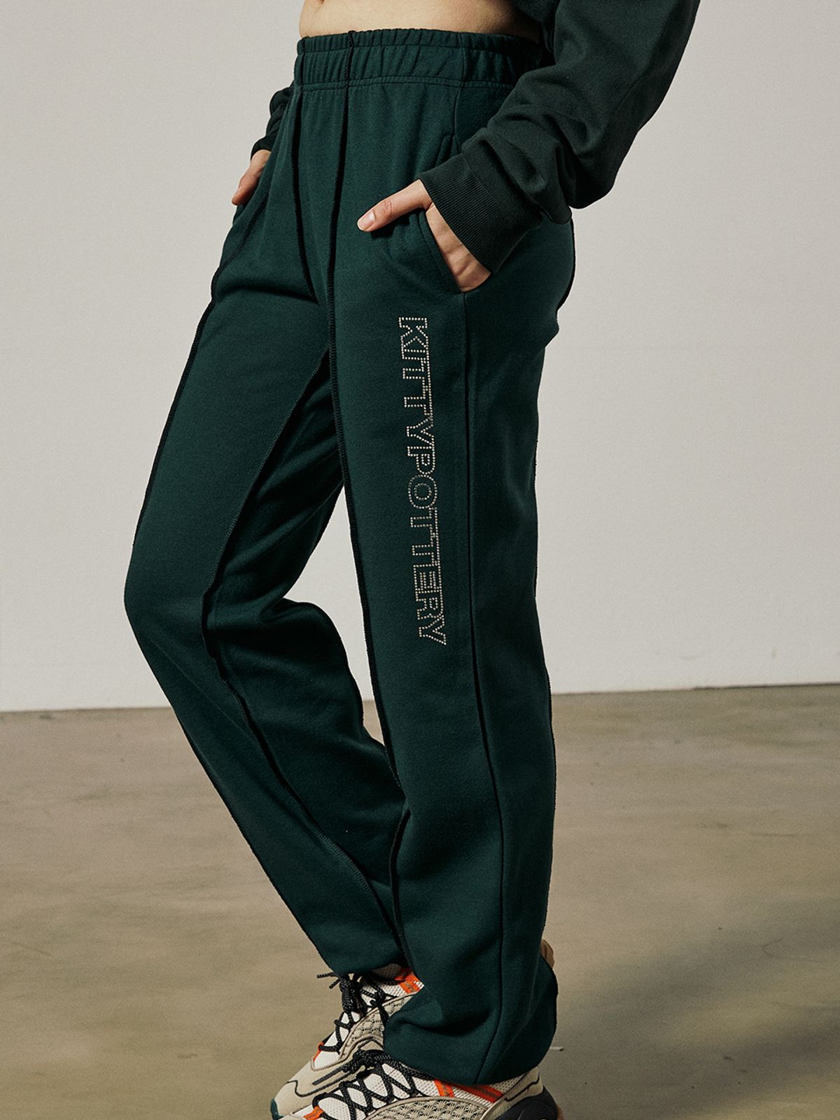 키티포터리(KITTY POTTERY) STITCH JOGGER PANTS [GREEN]