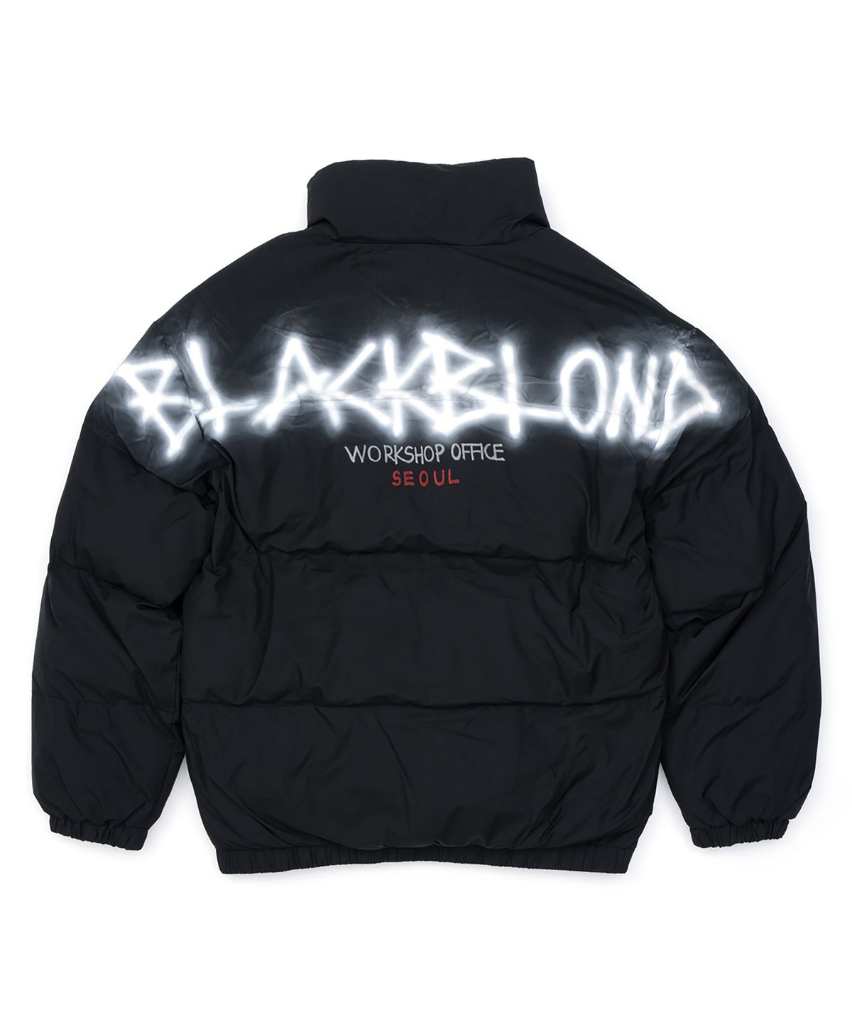 블랙블론드(BLACKBLOND) 비비디 엠티 스프레이드 로고 패딩 자켓 (블랙)