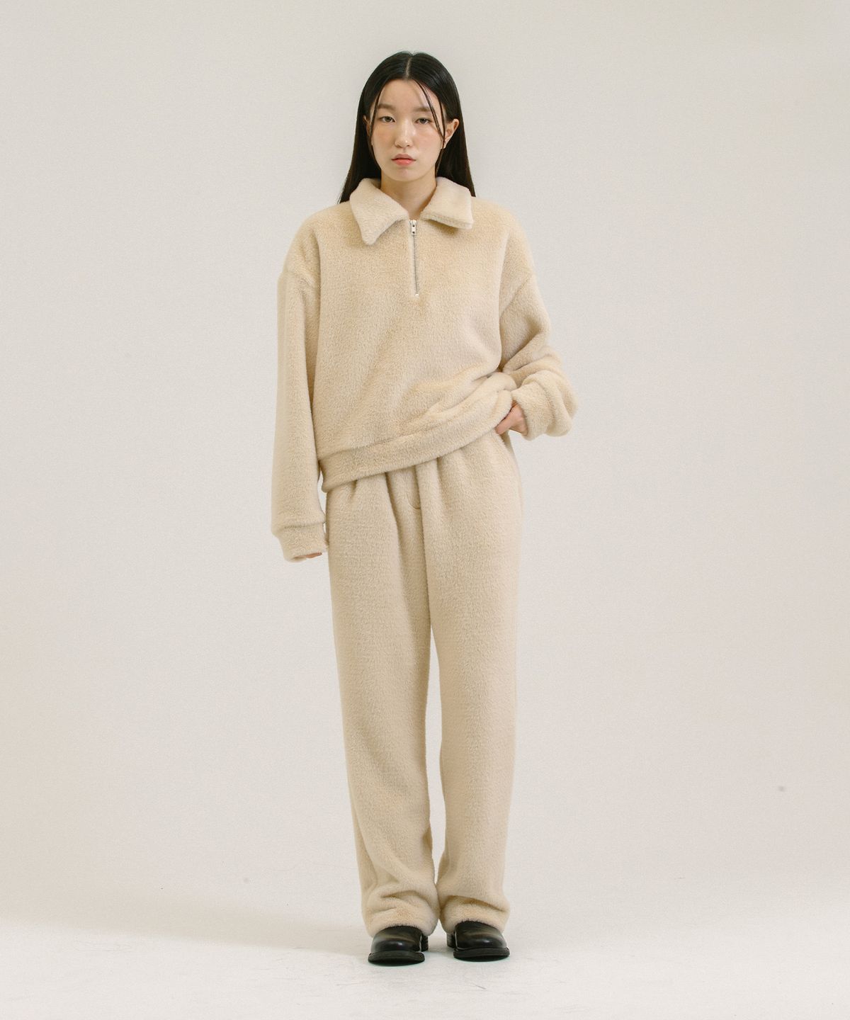 네벨에브리웨어(NEBELEVERYWEAR) Fur Banding Pants_Ivory