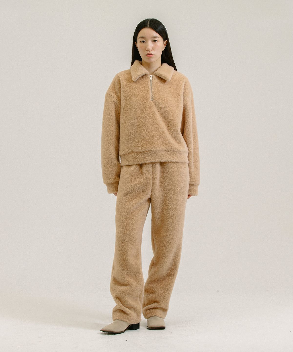 네벨에브리웨어(NEBELEVERYWEAR) Fur Banding Pants_Beige