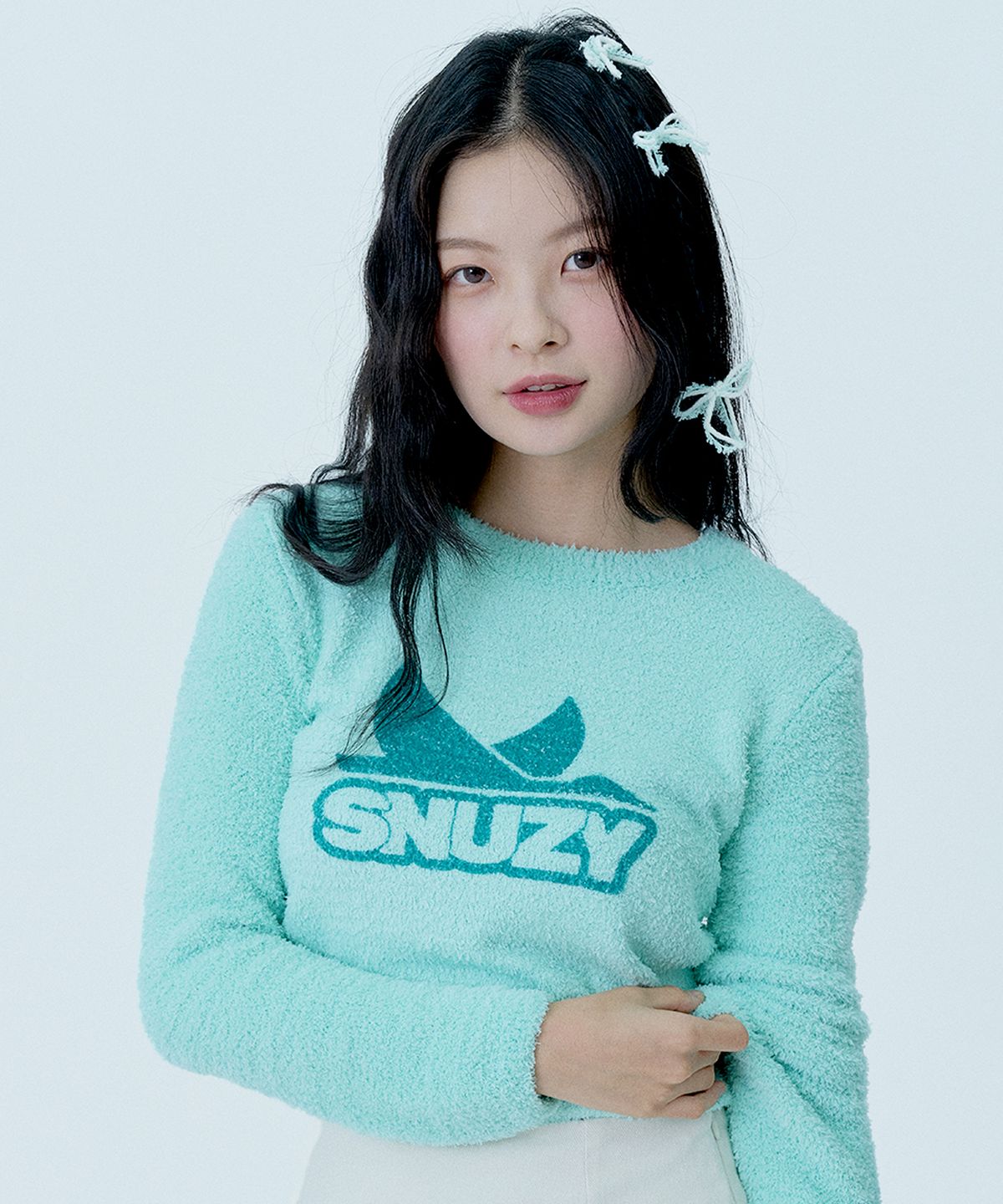 스너지(SNUZY) 로고 니트 크롭탑 파스탈 그린
