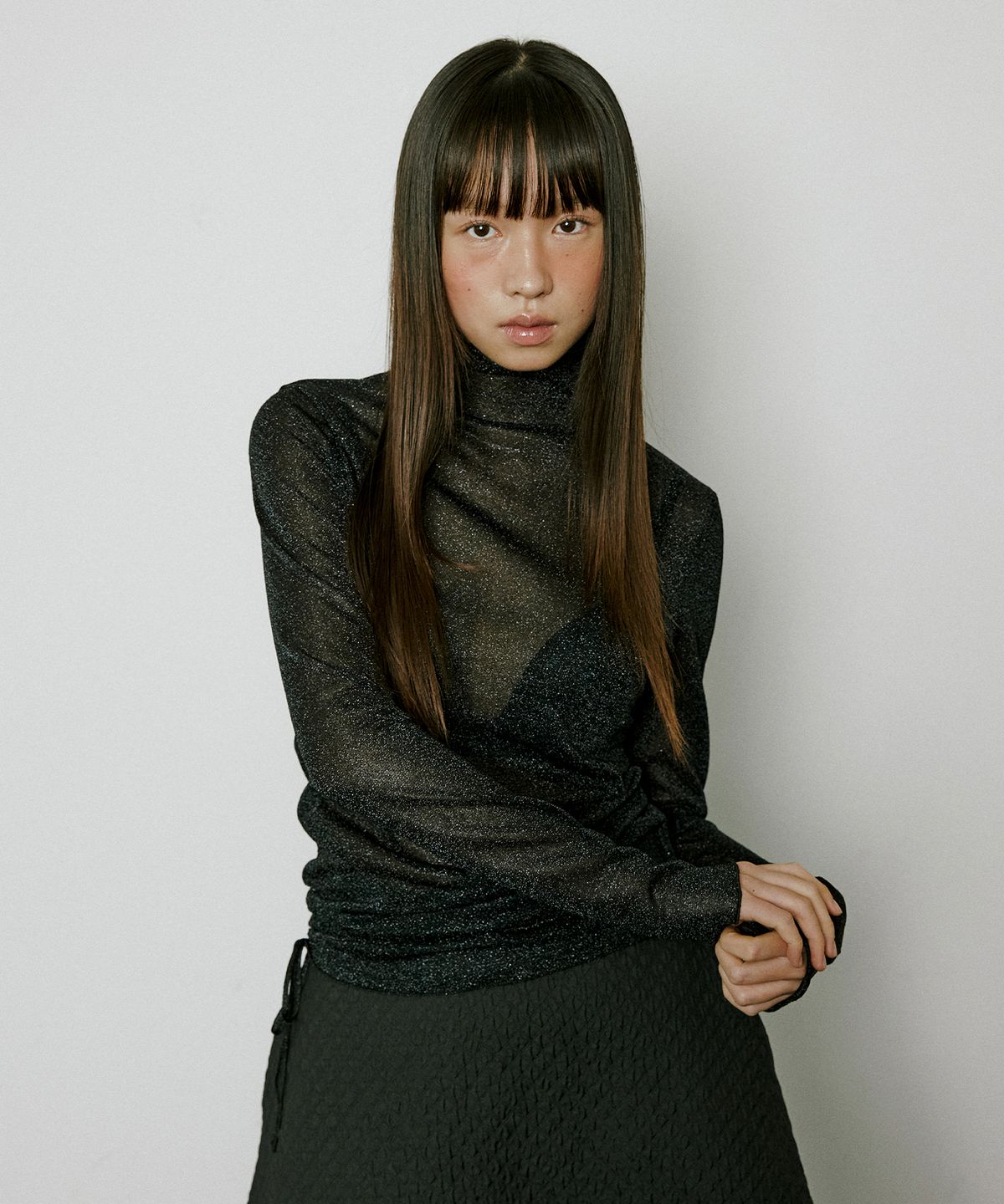 루시르주(LUCIR ZU) Glitter String Turtleneck Sleeve (black)