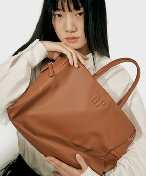 오후 세시 반 라지 _ 브라운