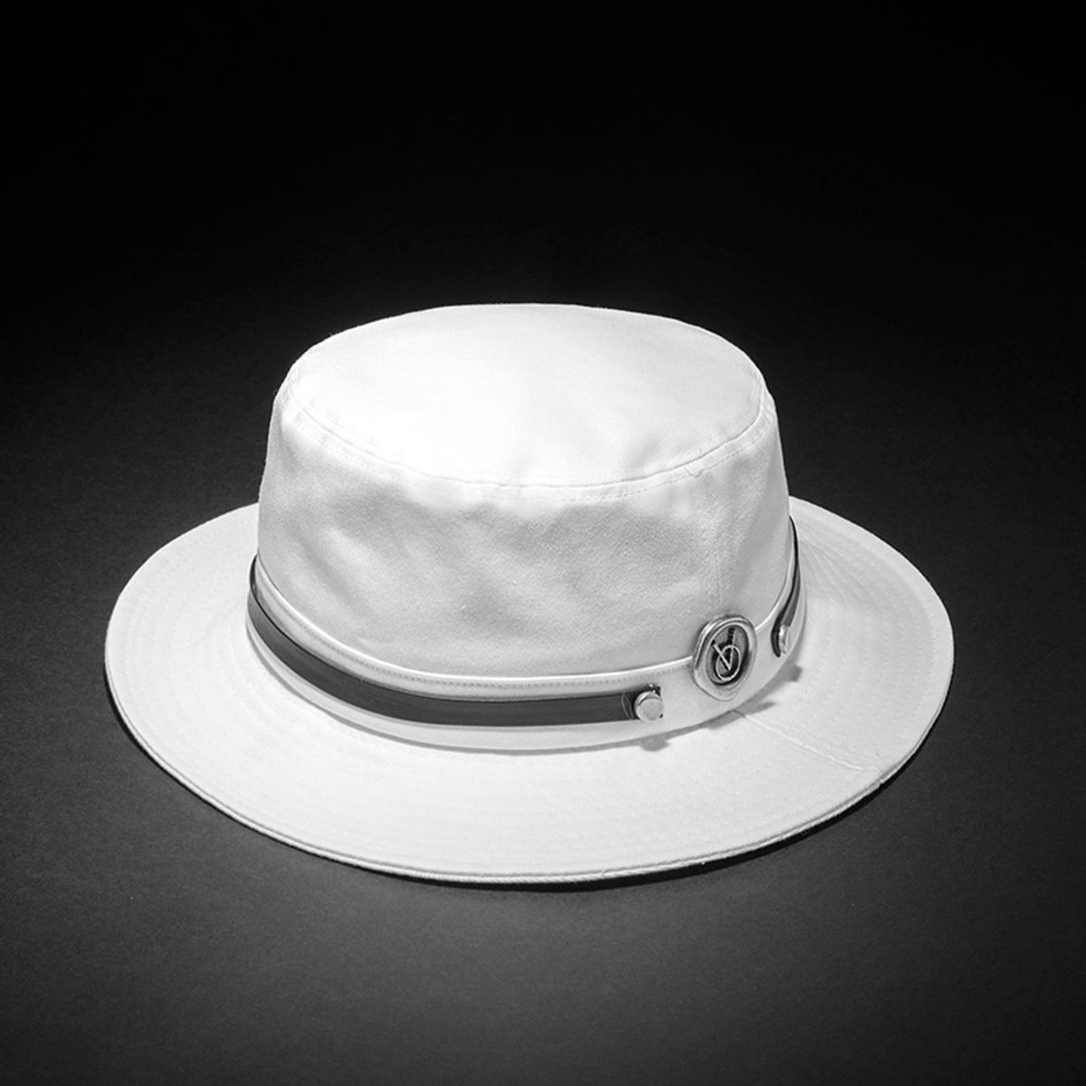 빈스모크(VINSMOKE) Western Bucket hat [WHITE]
