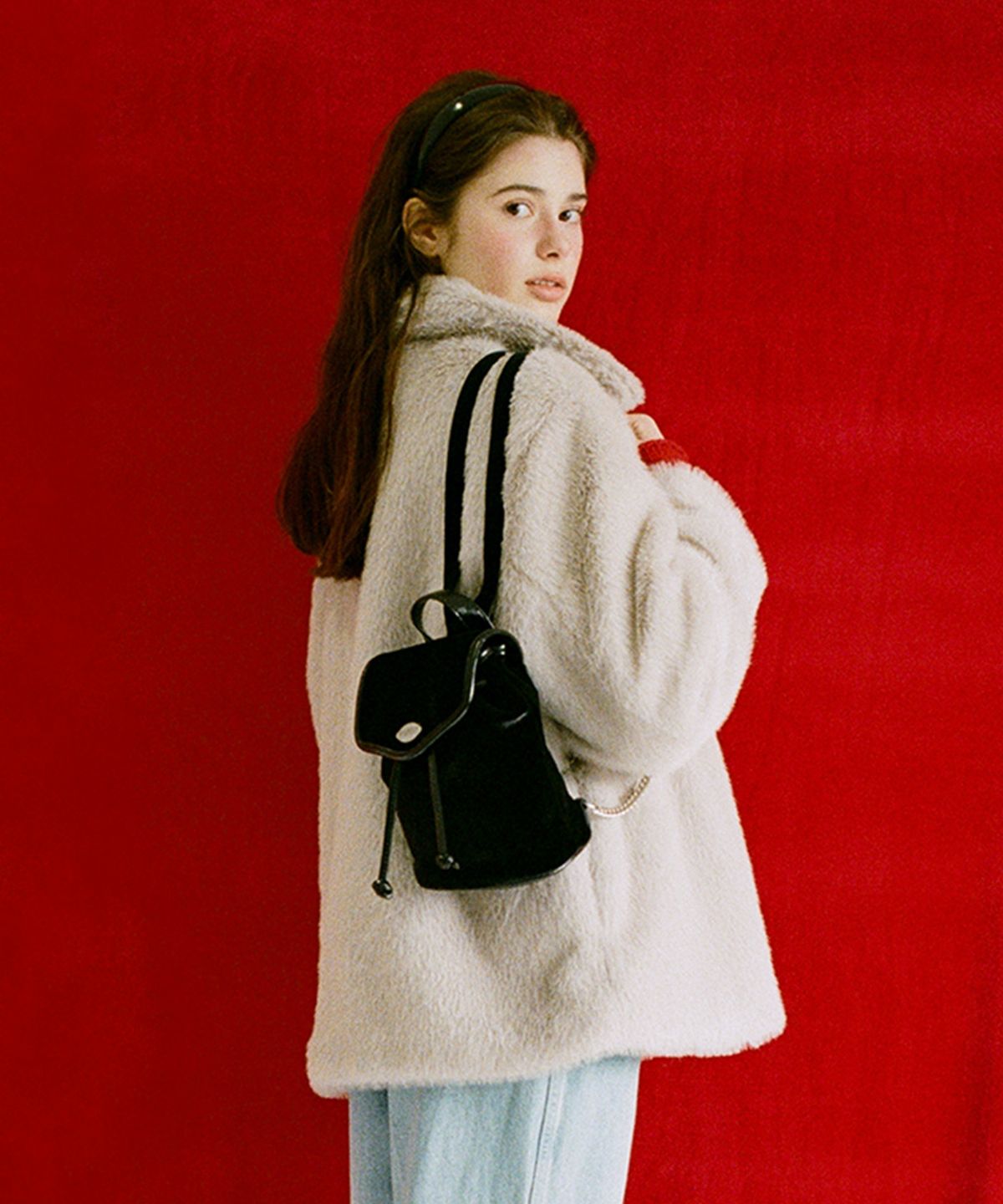썸웨어버터(SOMEWHEREBUTTER) Velvet Mini Fle Backpack - Velvet Black