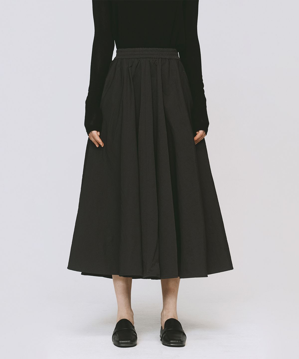 모노포비아(MONOPHOBIA) FULL FLARED MAXI SKIRT DARK GREY 플레어 맥시 스커트