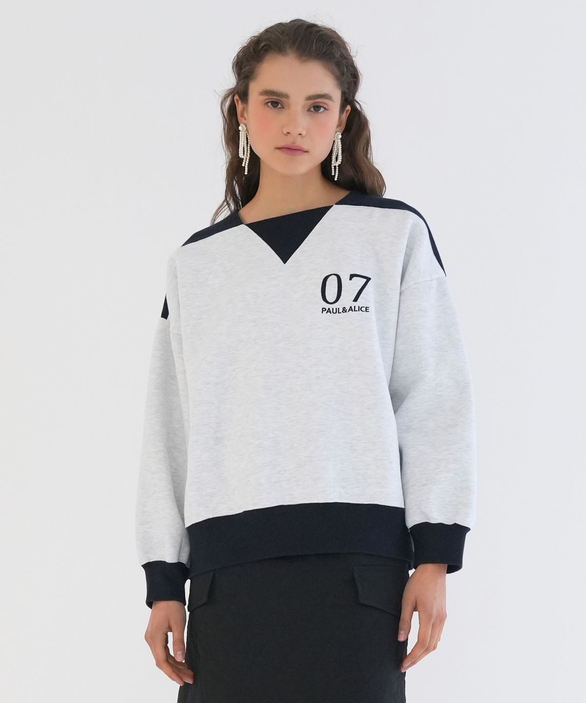 폴앤앨리스(PAUL&ALICE) COLOR BLOCK SWEATSHIRT / LIGHT GREY [기모]