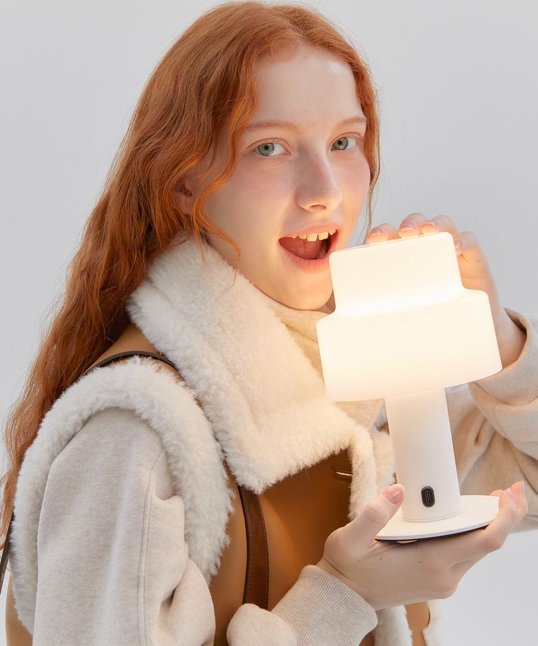 SIGMA CAKE PORTABLE STAND LAMP_WHITE