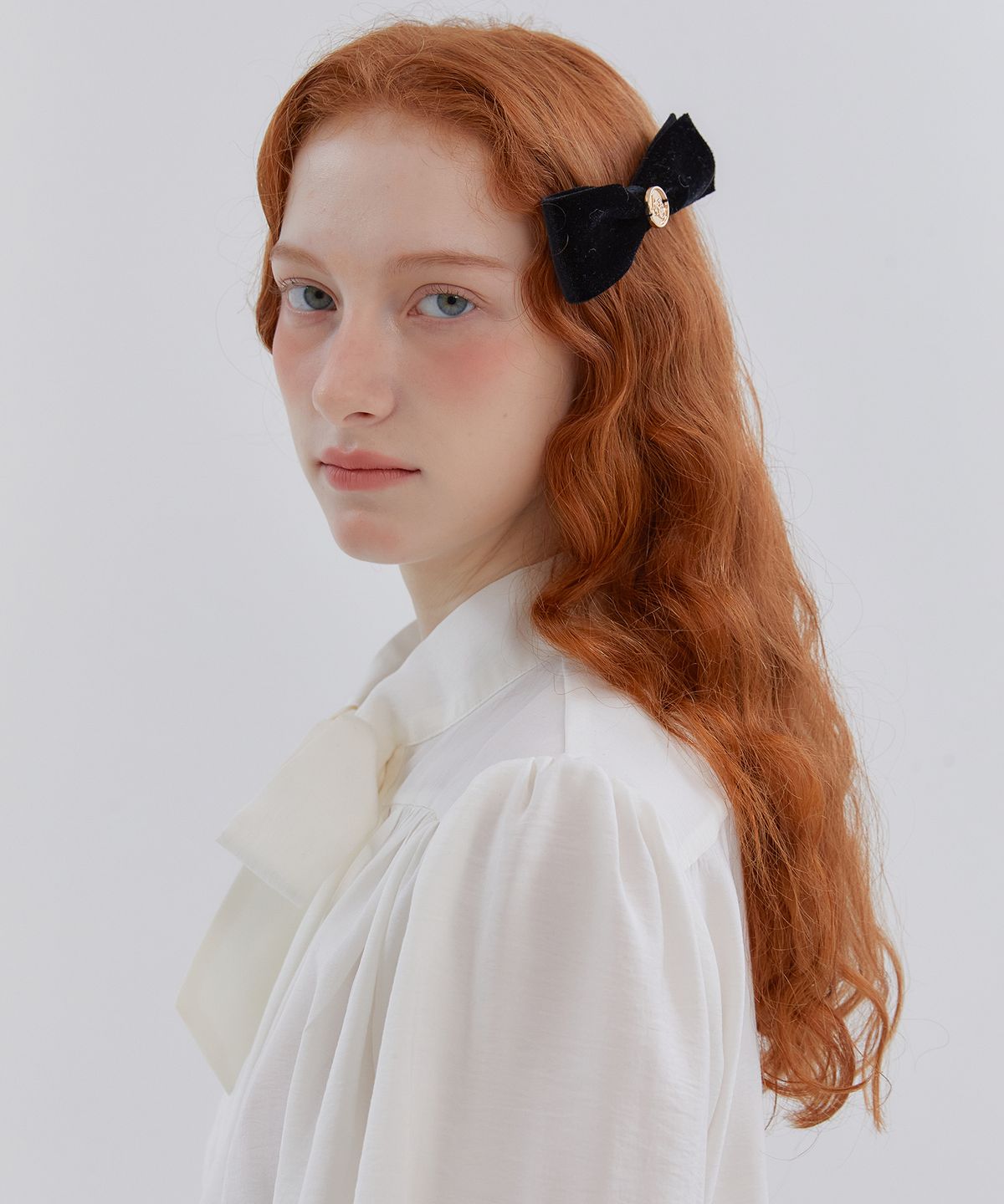 아노에틱(ANOETIC) ANC MINI VELVET RIBBON HAIRPIN_BLACK