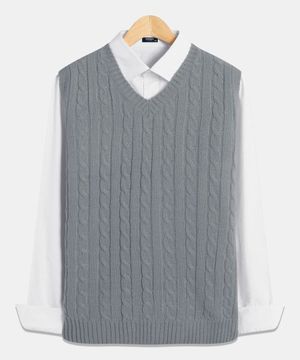 레귤러핏 꽈배기 브이넥 니트조끼 그레이