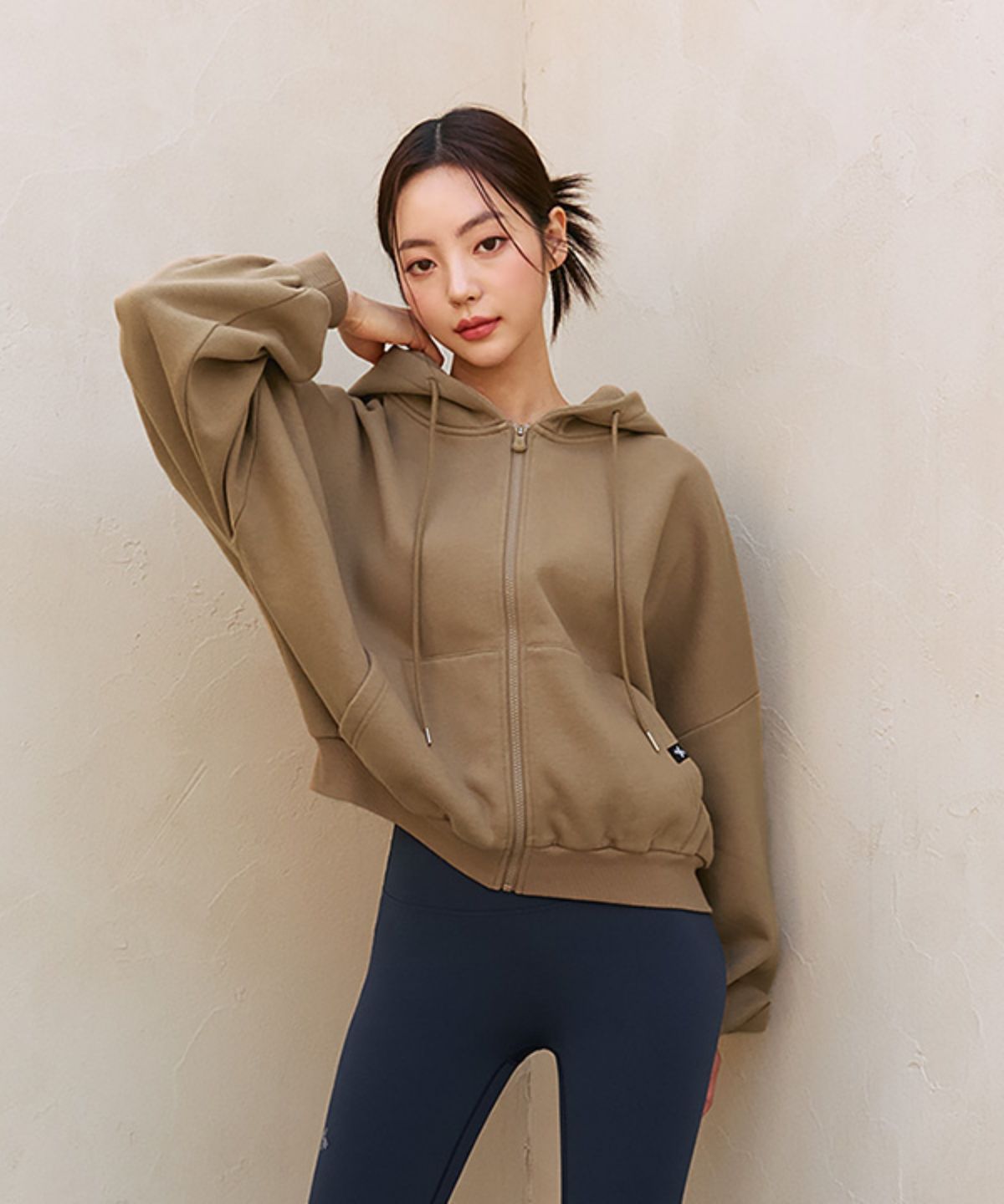 젝시믹스(XEXYMIX) 내핑 후드 집업 카페오레