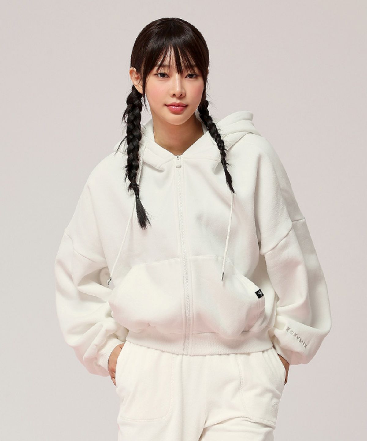 젝시믹스(XEXYMIX) 내핑 후드 집업 크림