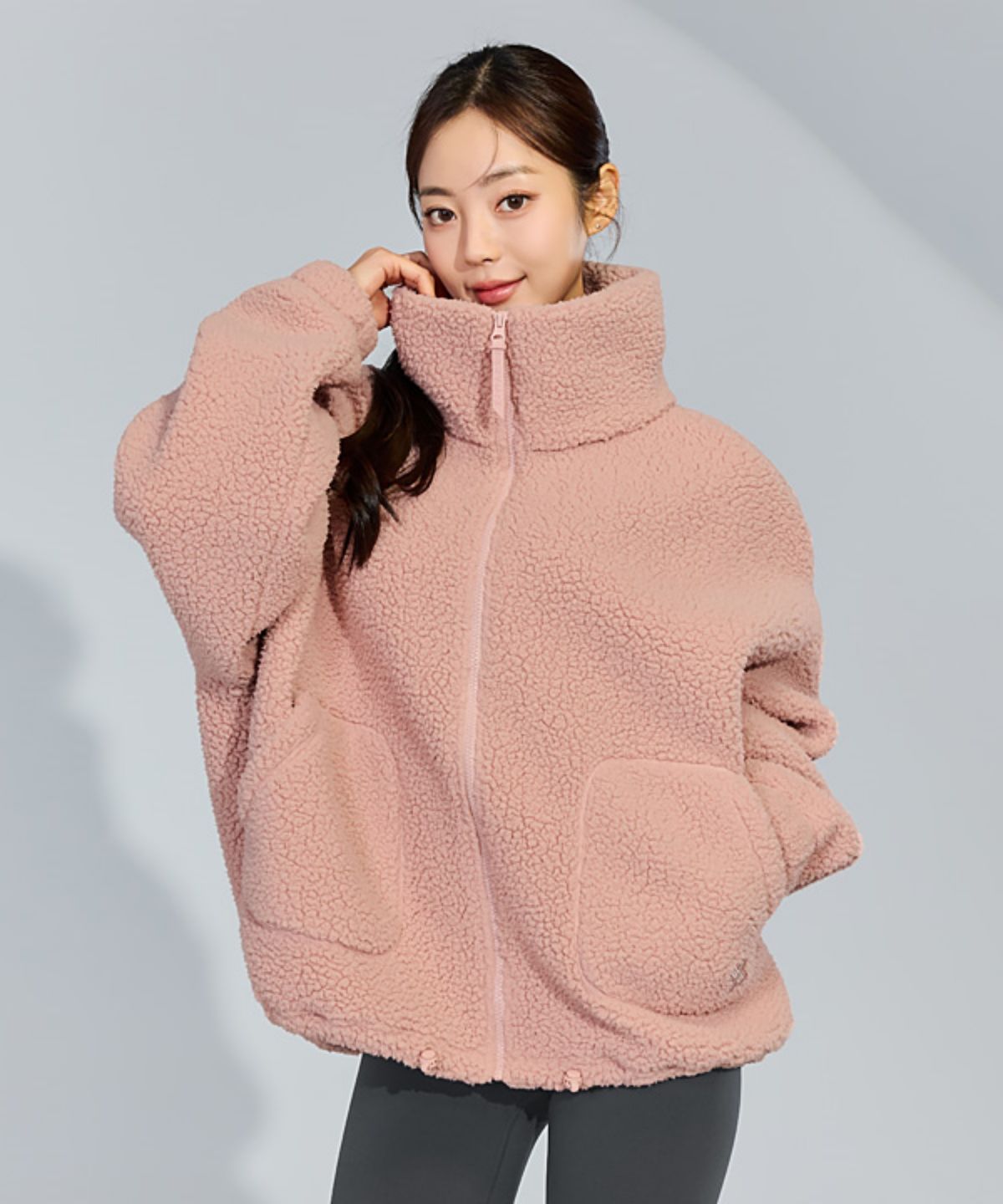 젝시믹스(XEXYMIX) 쉐르파 하이넥 점퍼 로즈클라우드