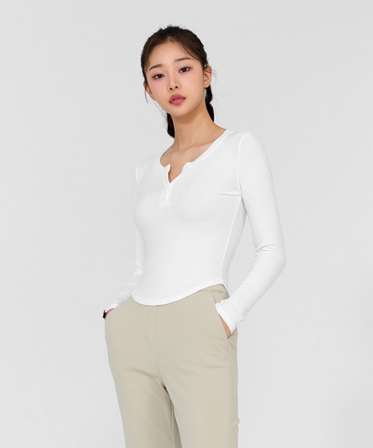 젝시믹스(XEXYMIX) 소프트 골지 버튼 롱슬리브 아이보리