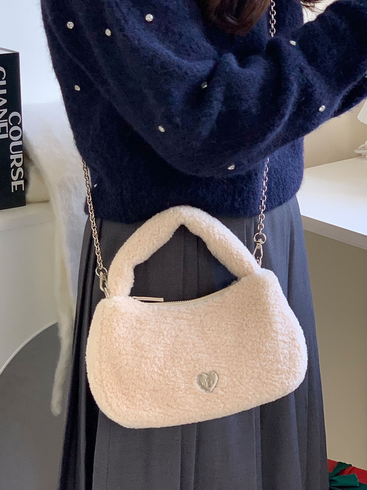 하이칙스(HIGH CHEEKS) Heart Charm boucle Bag_HC239DBG001M