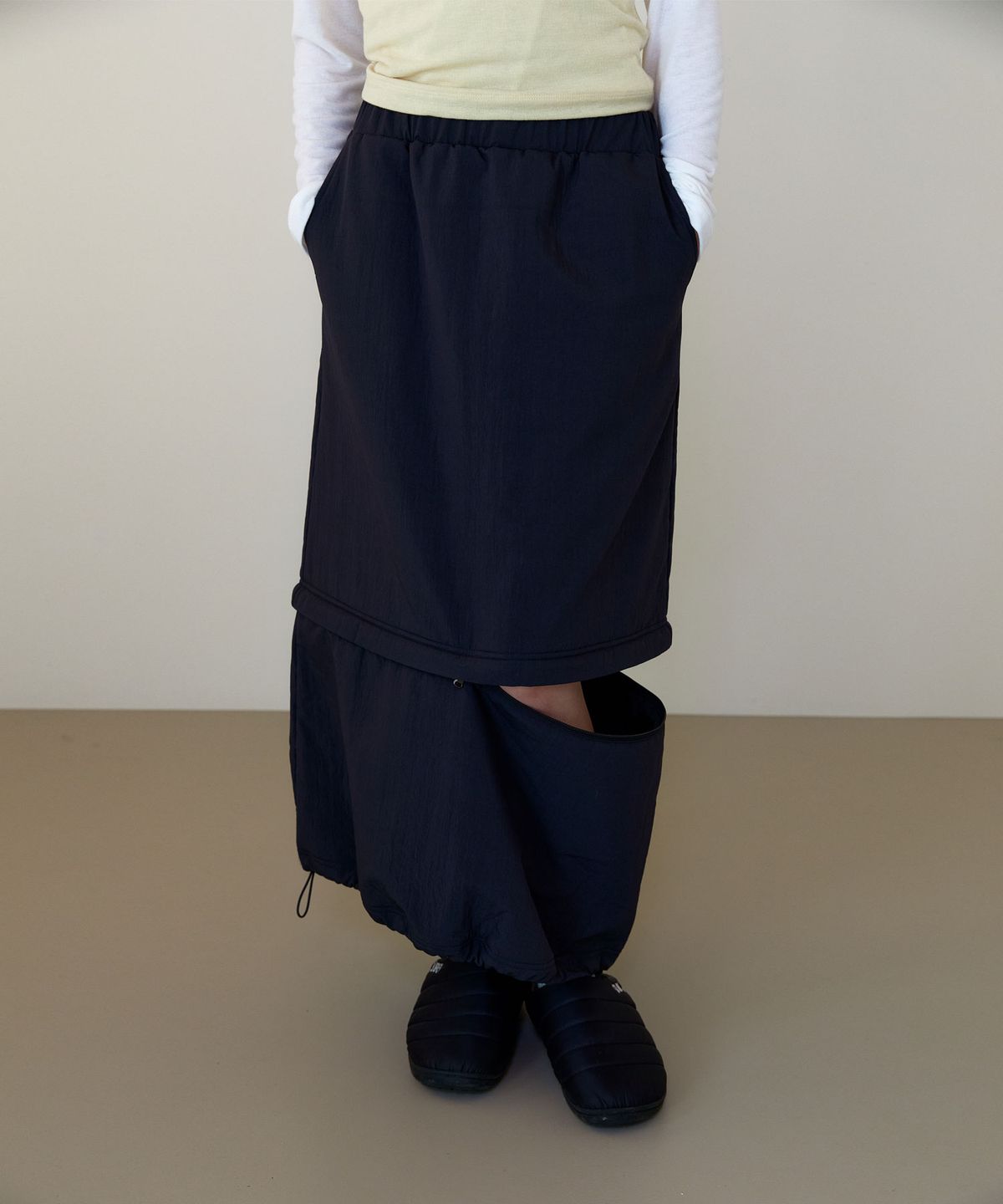 38컴온커먼(38COMEONCOMMON) Padded detachable skirt (Charcoal)