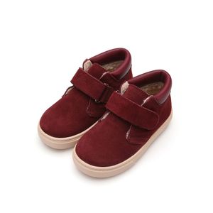 뚜이 스니커즈 와인