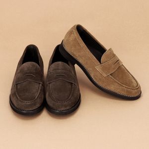 클래식 스웨이드 페니 로퍼