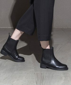 에디션 소가죽 첼시 앵클부츠 4CM OA22A601