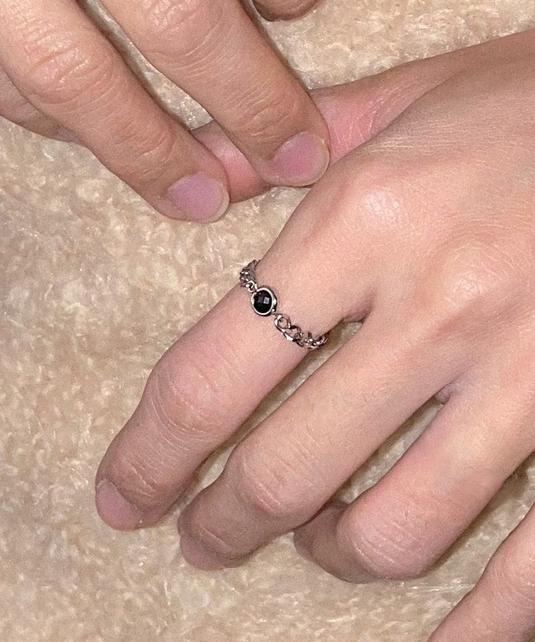 Black crystal pendant surgical chain ring