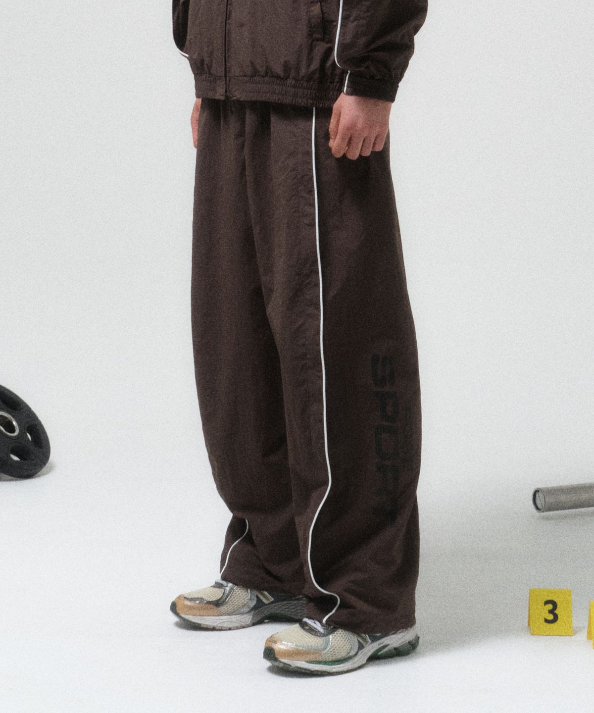 포즈넘버에잇(POSE NUMBER EIGHT) SPORT TRACK PANT (BROWN)