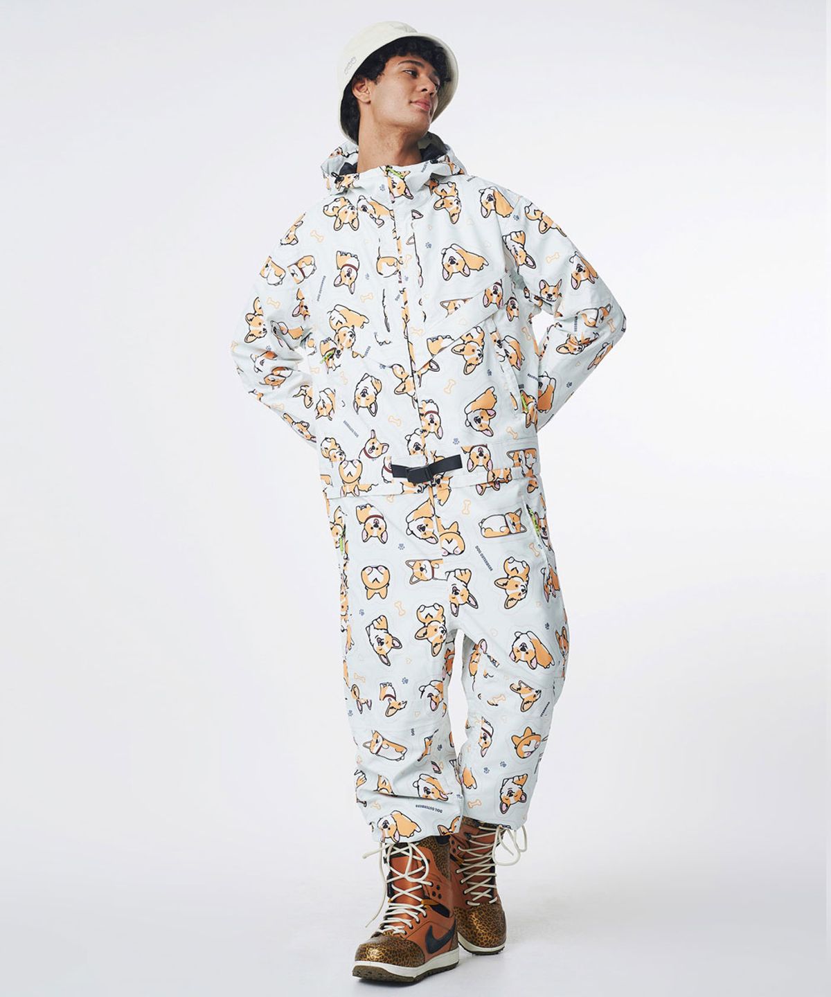 돌아우터웨어(DOLL OUTERWEAR) 2324 브이라인 스노우보드복  점프슈트  남녀공용 보드복자켓 보드복팬츠