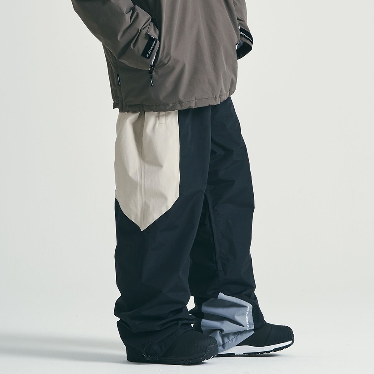 롬프(ROMP) TF SPIKE PANTS (BLACK)