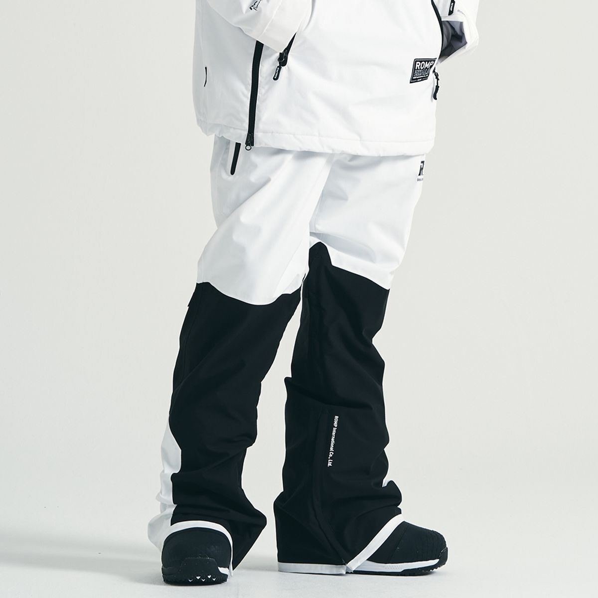 롬프(ROMP) TF R2 SLIM PANTS (WHITE)