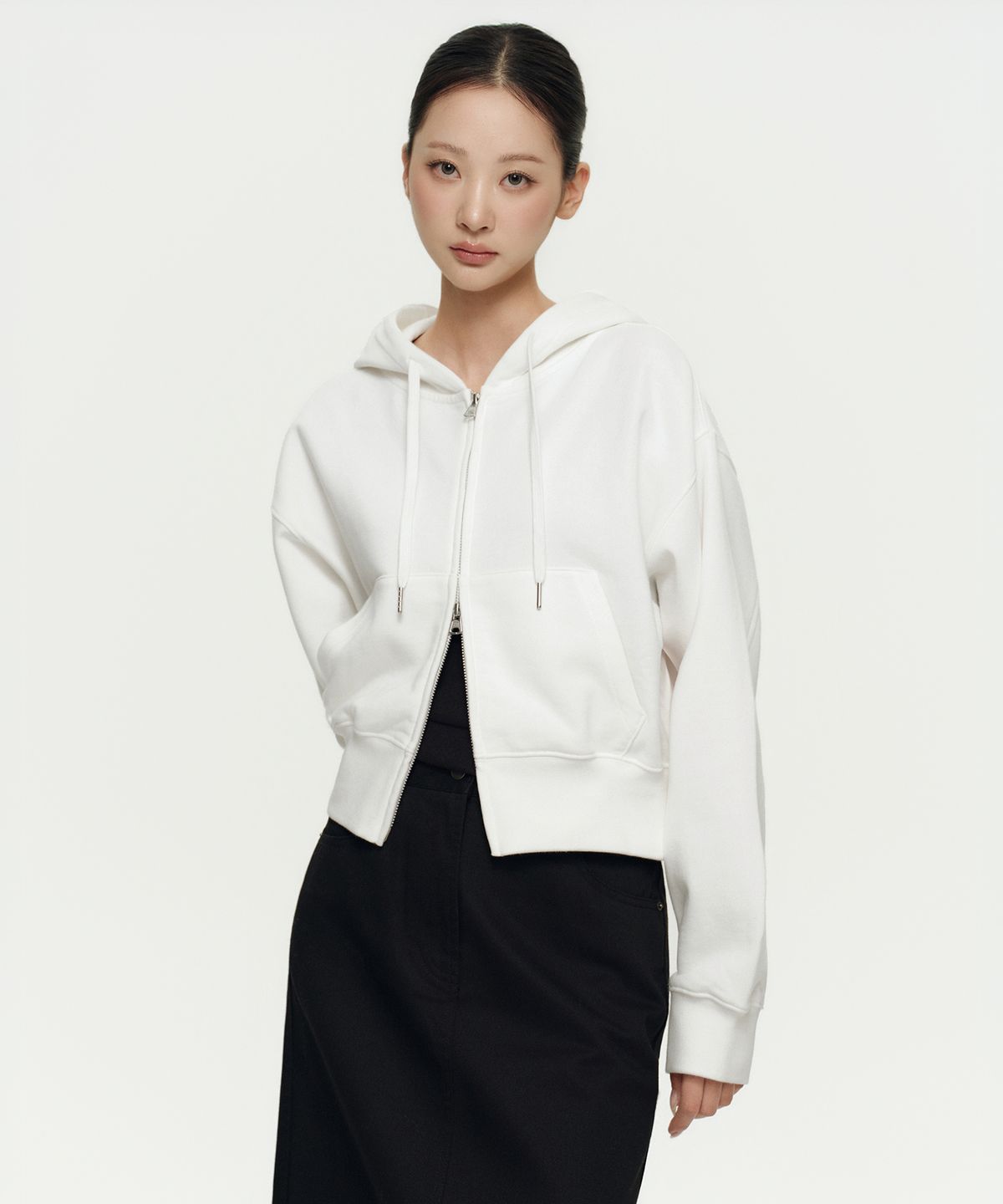 무신사 스탠다드 우먼(MUSINSA STANDARD WOMAN) 우먼즈 볼륨 크롭 후디드 스웨트 집업 [화이트]