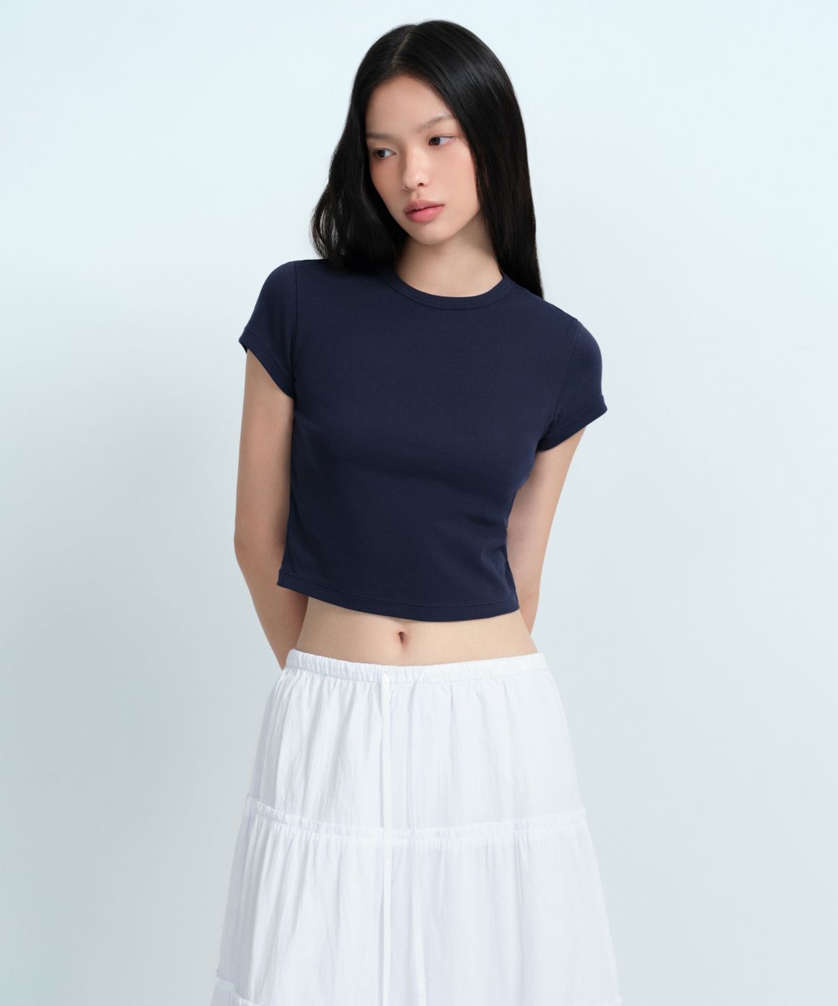 무신사 스탠다드 우먼(MUSINSA STANDARD WOMAN) 우먼즈 슬림 크롭 크루 넥 티셔츠 [네이비]