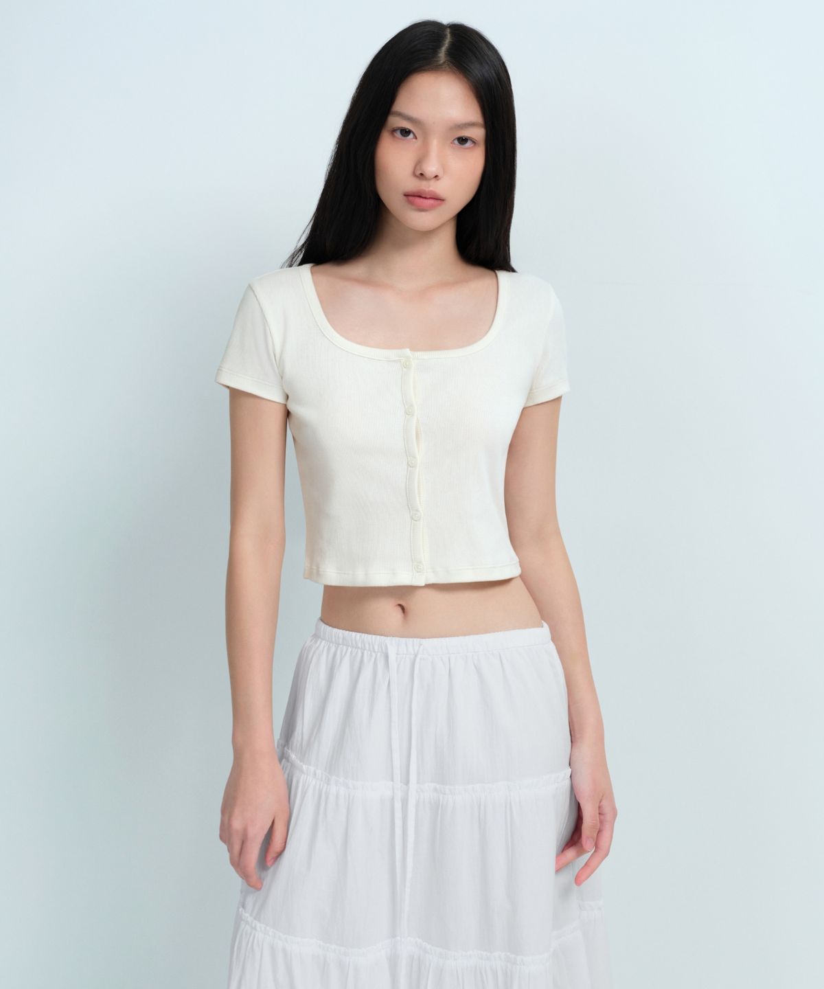 무신사 스탠다드 우먼(MUSINSA STANDARD WOMAN) 우먼즈 슬림 크롭 스퀘어 넥 버튼 티셔츠 [크림]