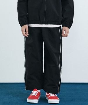 파이핑 라인 와이드 트랙 팬츠 [블랙]