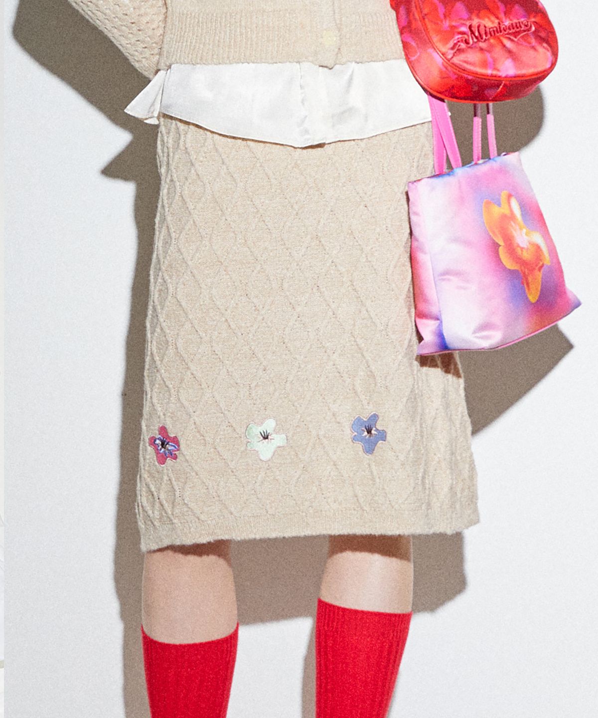미미카위(MIMICAWE) POPPY EMBROIDERY SKIRT/CREAM