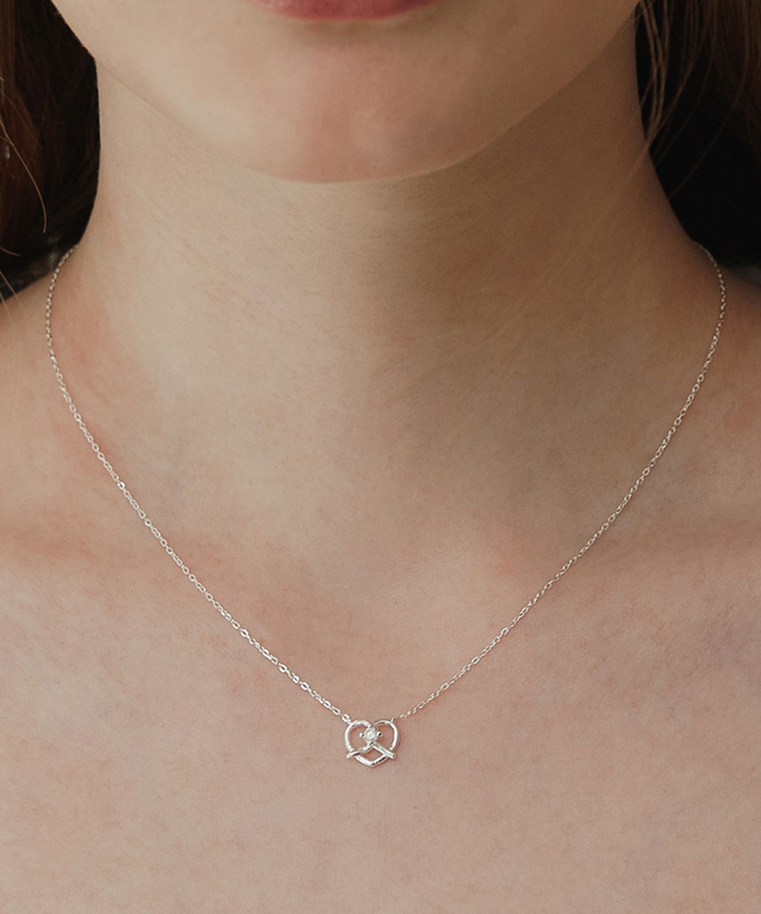 【TATIANA】Pretzel Heart Necklace NZ2155〜ネックレス★韓国発 MUSINSA公式 | TATIANA (Silver 925) Pretzel Heart Necklace NZ2155