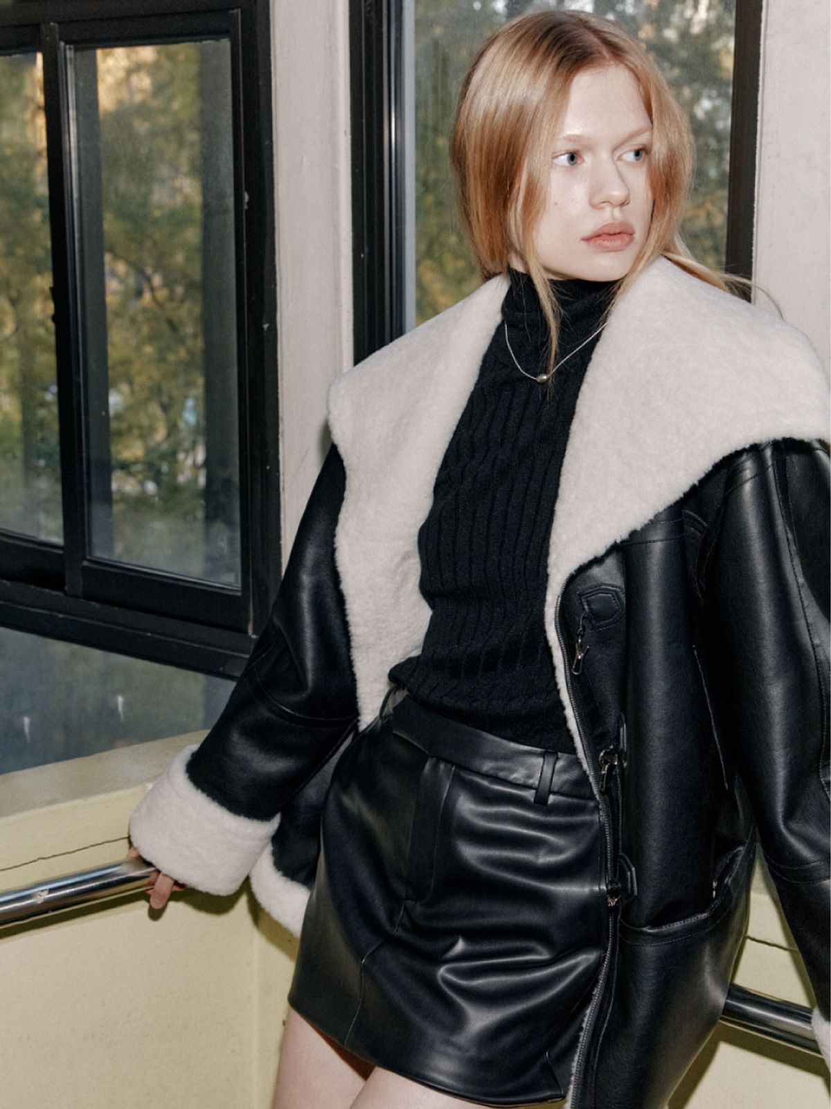 뮤제(MUSEE) RAMS Faux Leather Mini Skirt-Black