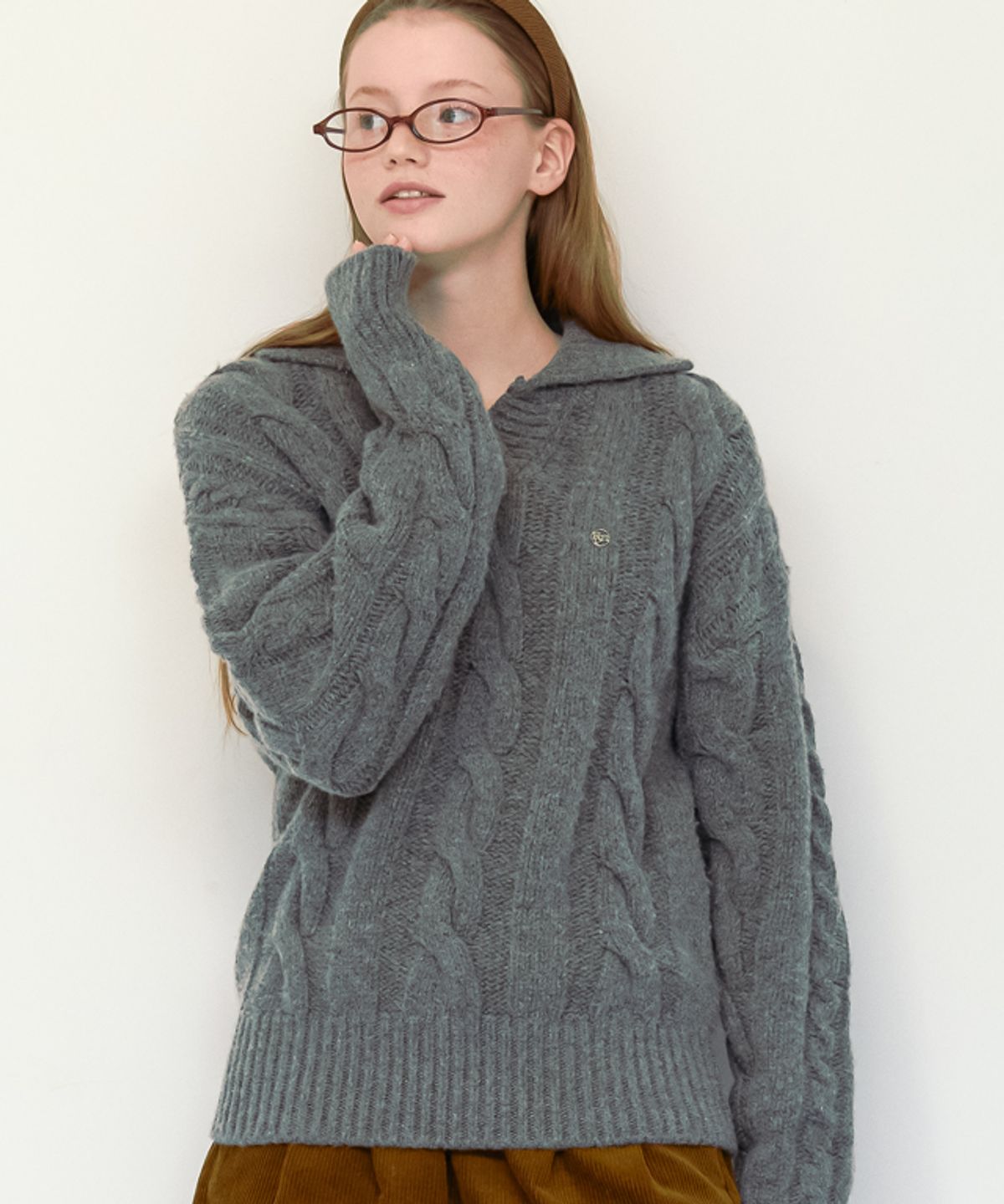 론론(RONRON) V COLLAR CABLE KNIT GREY