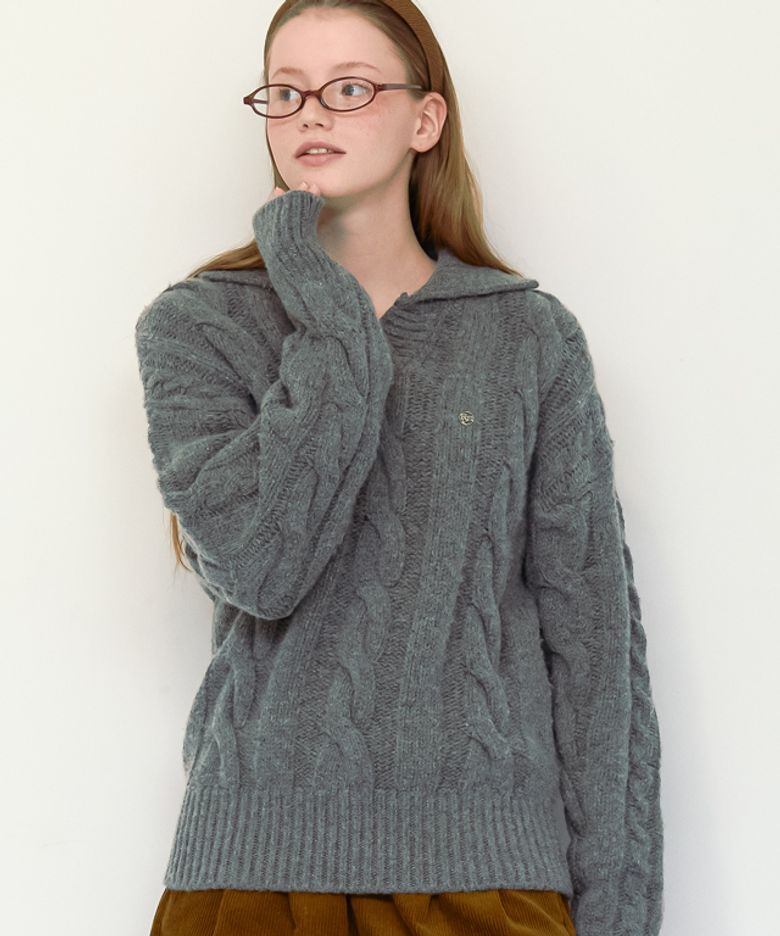 V COLLAR CABLE KNIT GREY