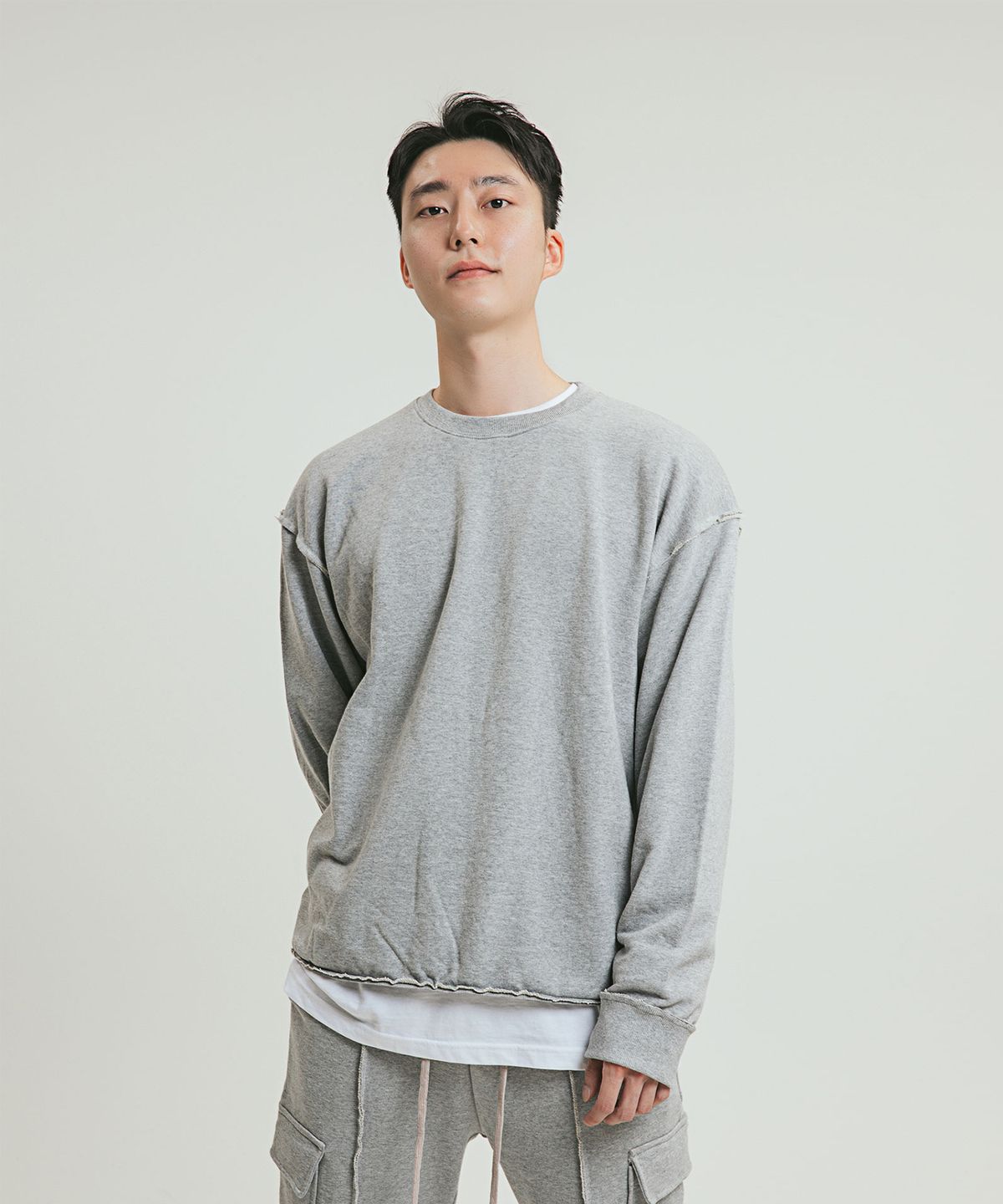 클라코(CLACO) 컷 오버 스웨트셔츠 (그레이)